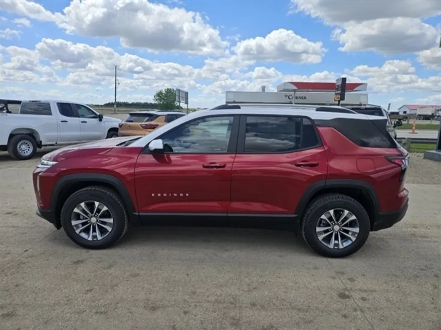 2025 Chevrolet Equinox LT photo 1