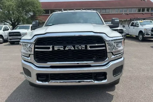 2024 Ram 3500 Tradesman photo 2