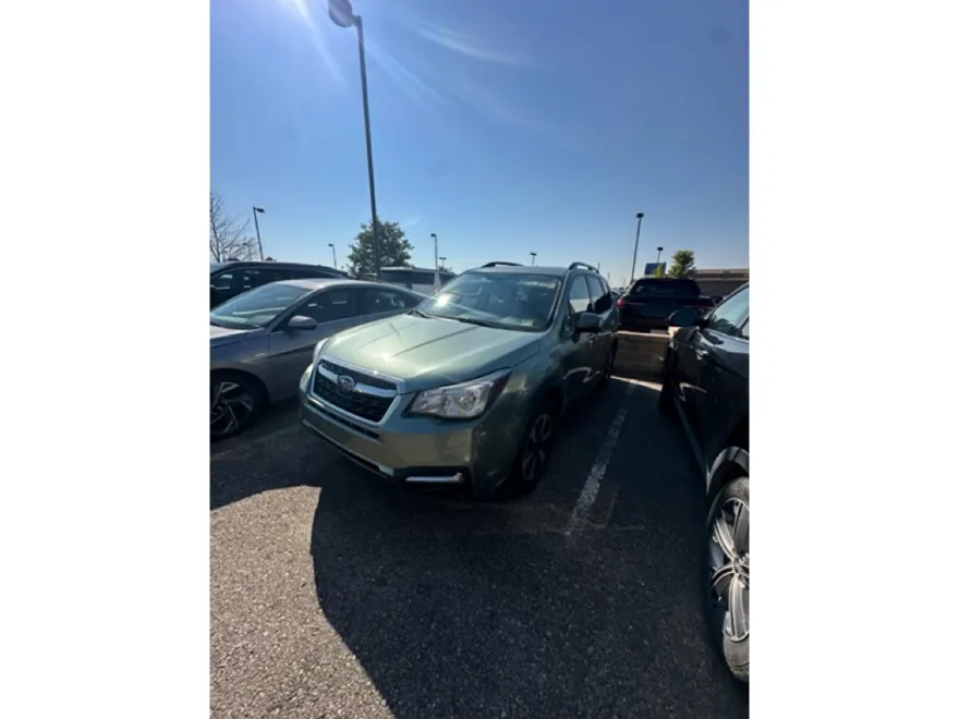 2018 Subaru Forester Premium photo 1