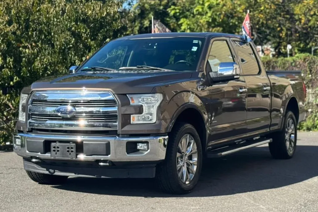 2017 Ford F-150 Lariat photo 1