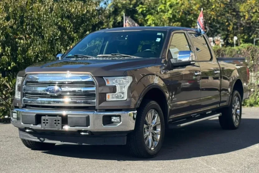 2017 Ford F-150 Lariat photo 1