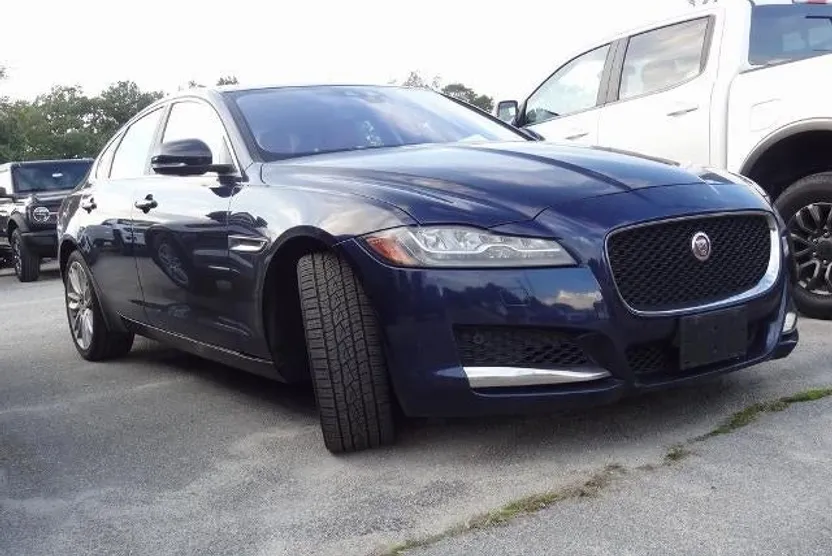 2017 Jaguar XF 35t Prestige photo 1