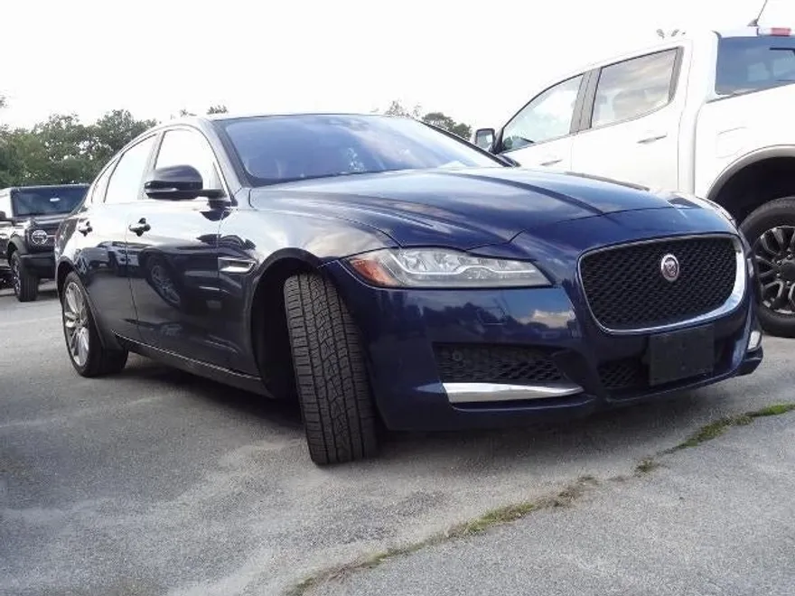 2017 Jaguar XF 35t Prestige photo 1
