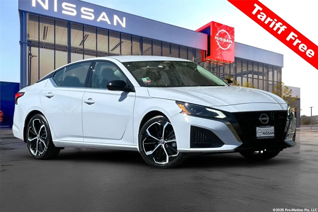 2025 Nissan Altima 2.5 SR photo 1