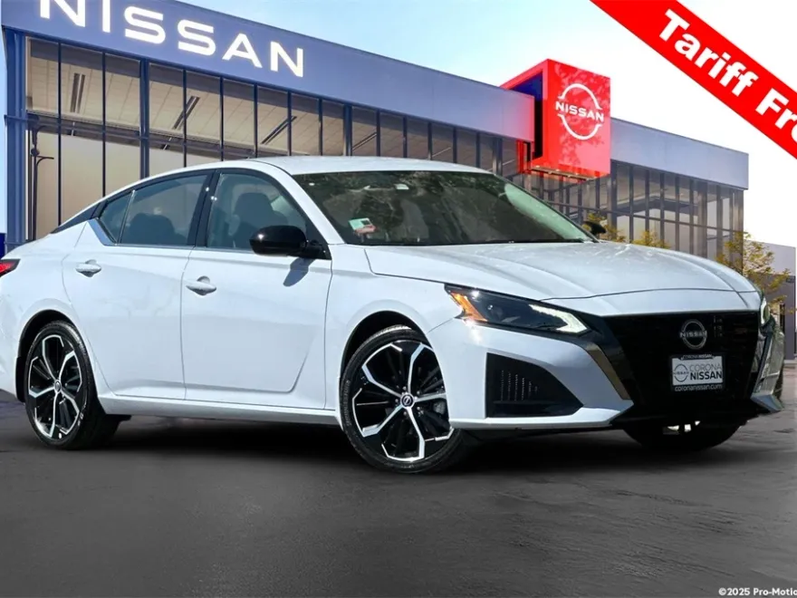 2025 Nissan Altima 2.5 SR photo 1