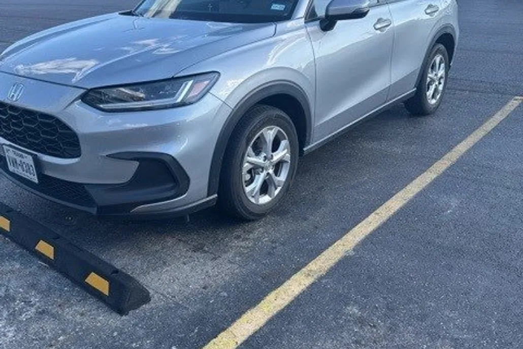2024 Honda HR-V LX photo 1