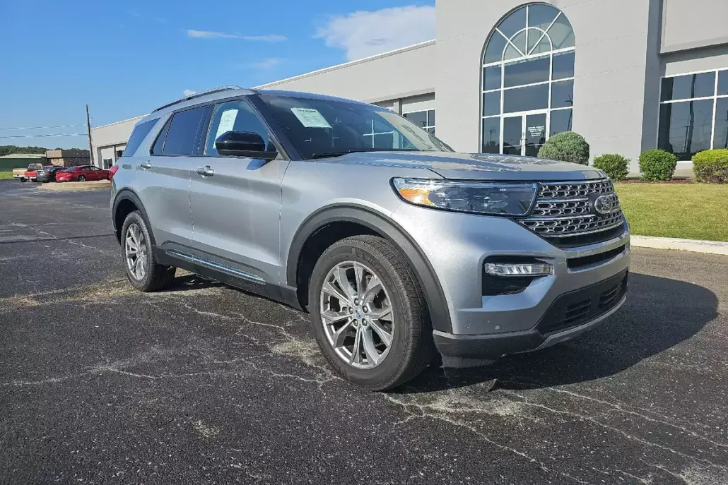 2023 Ford Explorer Limited photo 1