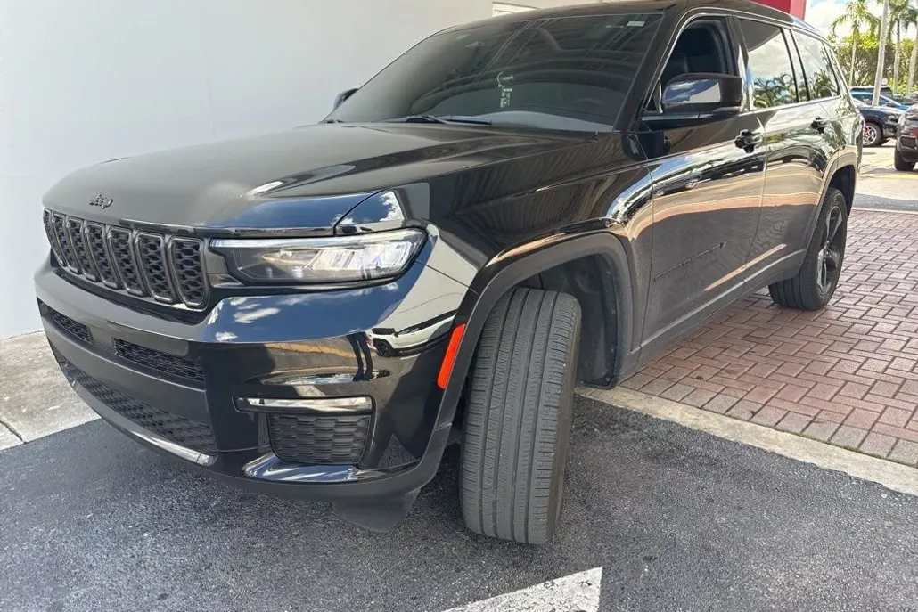 2024 Jeep Grand Cherokee Limited photo 1