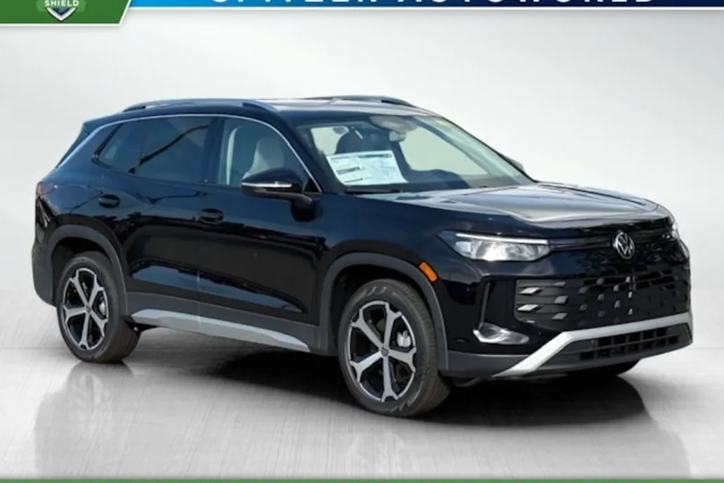 2025 Volkswagen Tiguan SE photo 1