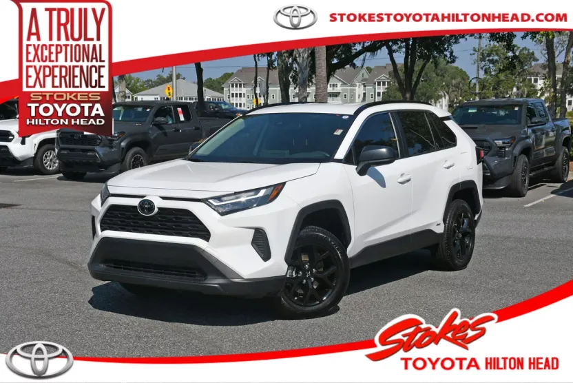 2025 Toyota RAV4 Hybrid LE photo 1