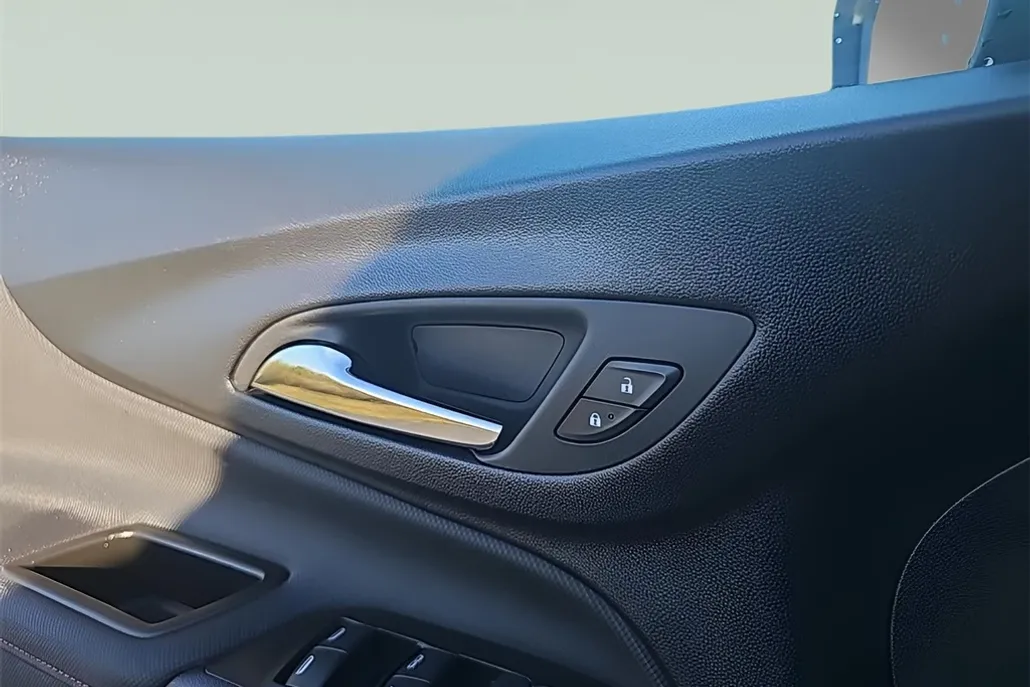 2023 Chevrolet Equinox RS photo 1