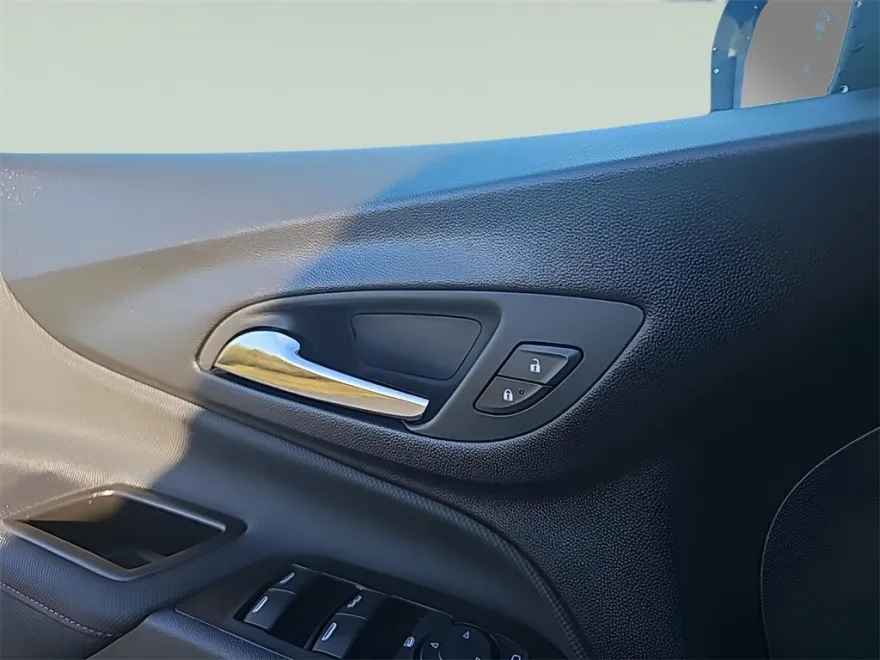 2023 Chevrolet Equinox RS photo 1