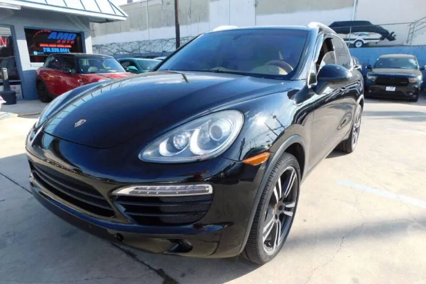 2014 Porsche Cayenne photo 1