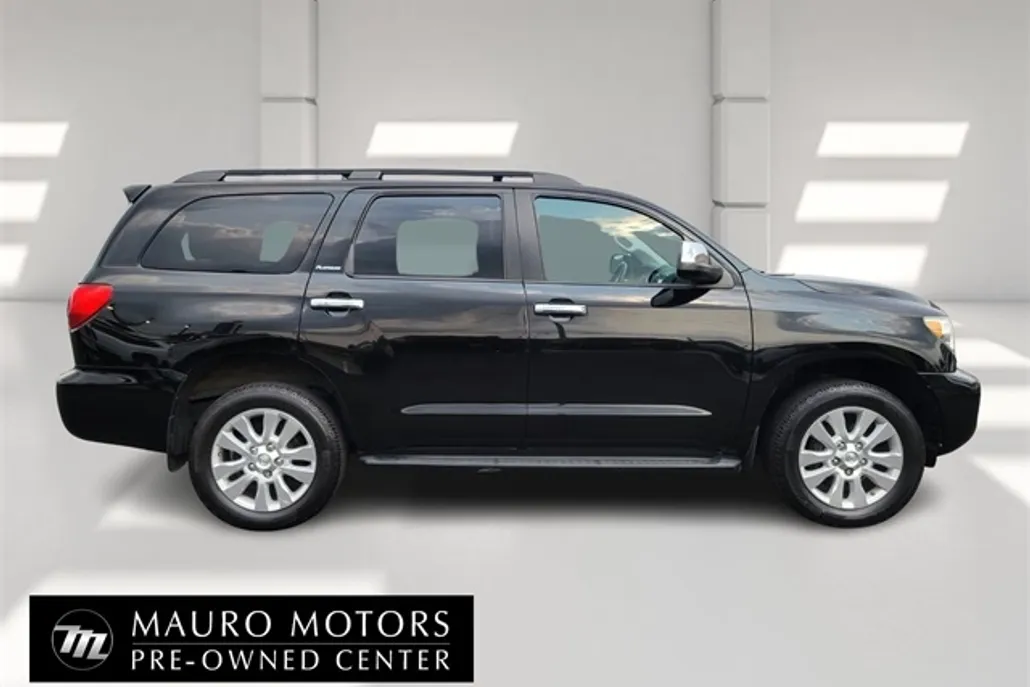 2017 Toyota Sequoia Platinum photo 1