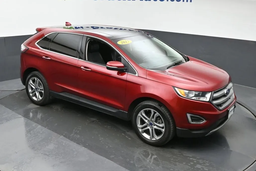 2017 Ford Edge Titanium photo 1