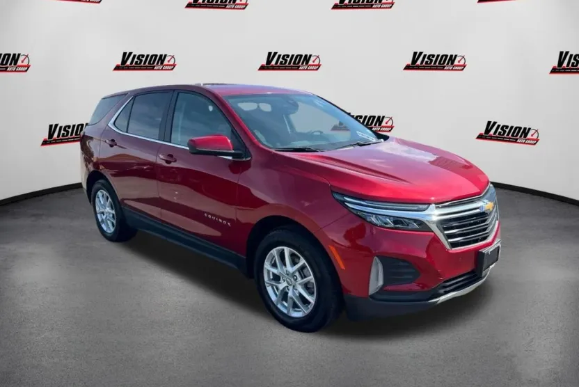 2024 Chevrolet Equinox LT photo 1