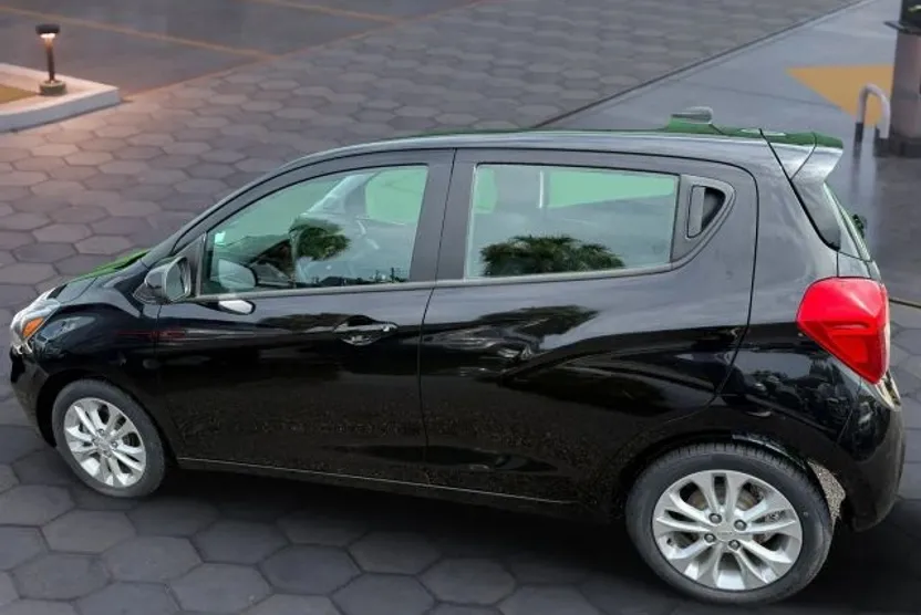 2021 Chevrolet Spark 1LT photo 1