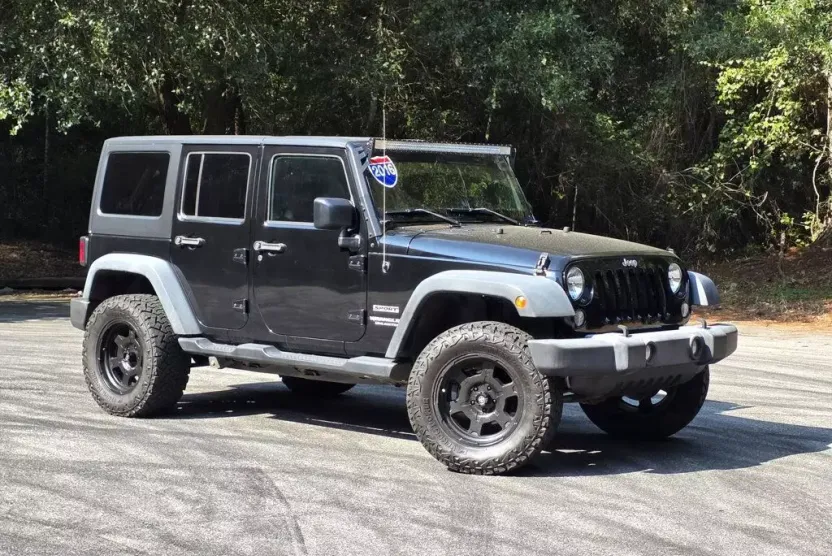 2016 Jeep Wrangler Unlimited Sport photo 1