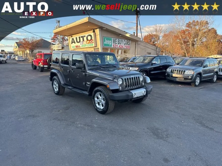 2014 Jeep Wrangler Unlimited Sahara photo 1