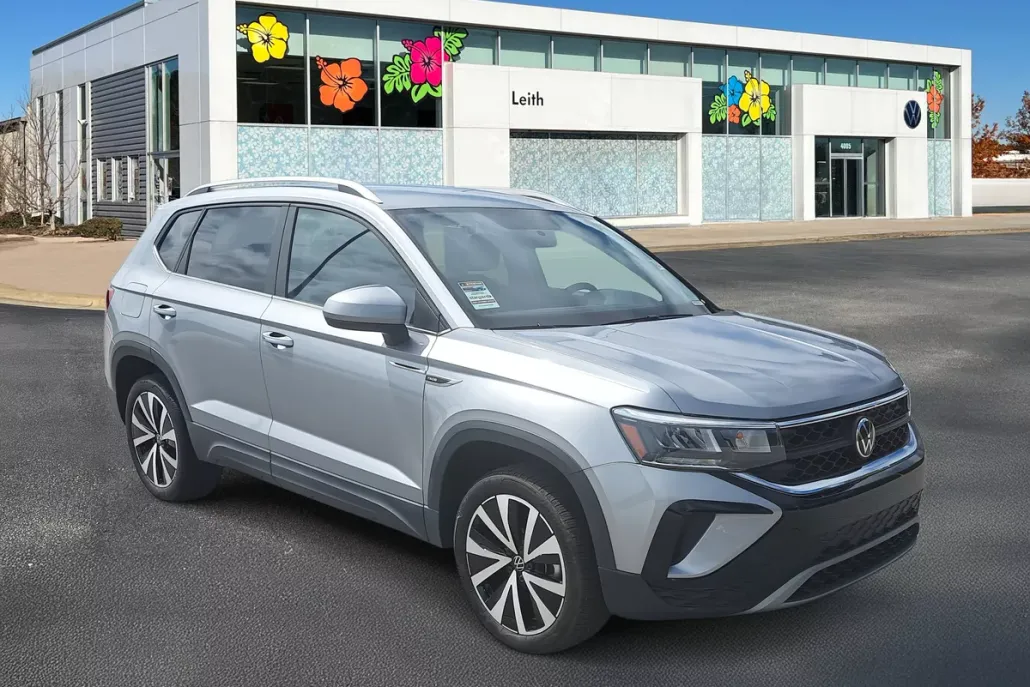 2022 Volkswagen Taos SE photo 1