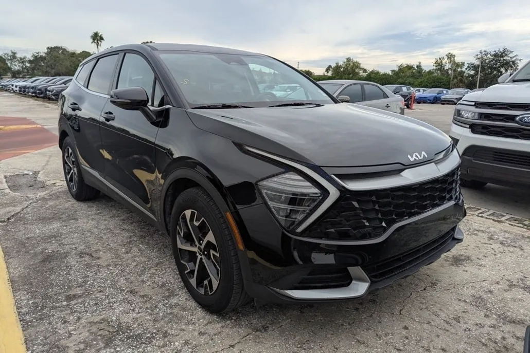 2024 Kia Sportage EX photo 1