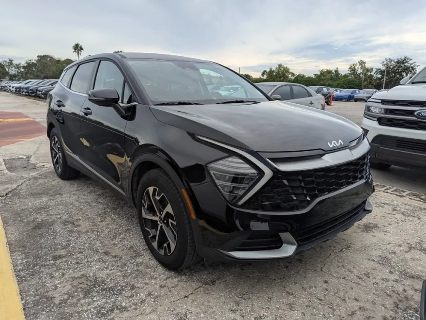 2024 Kia Sportage EX photo 1