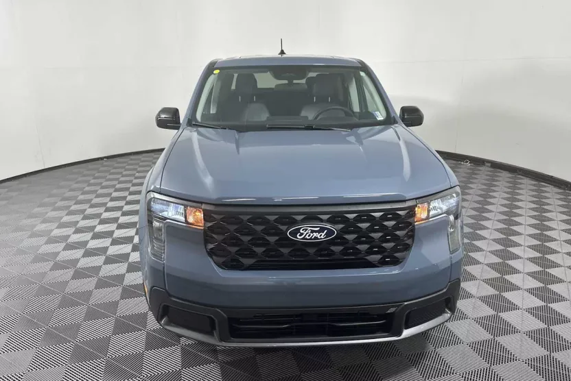 2025 Ford Maverick XLT photo 1