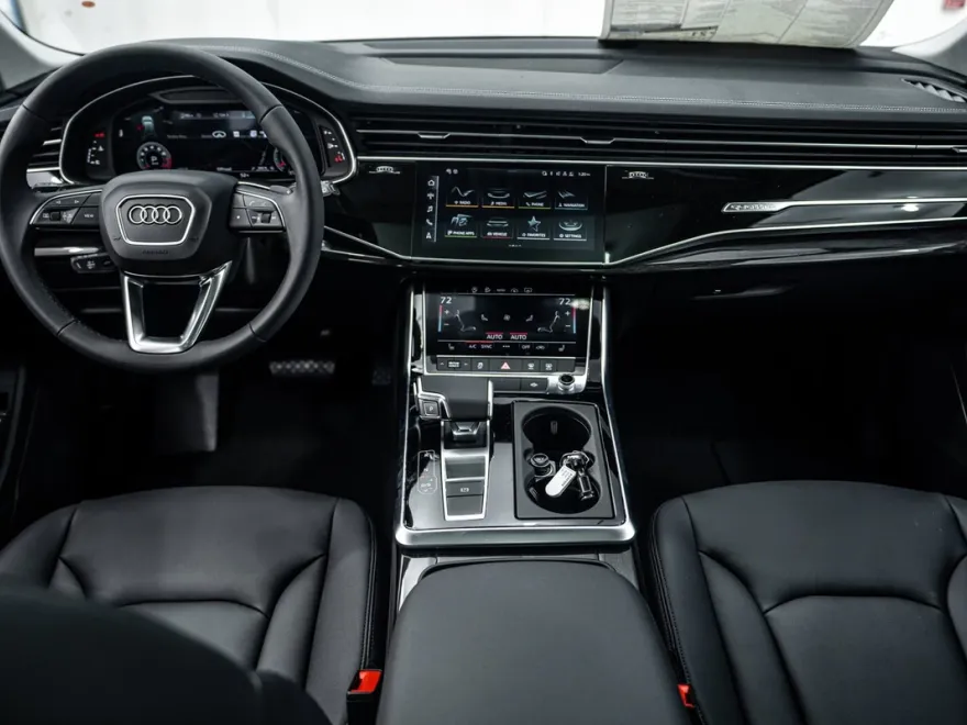 2024 Audi Q7 45 Premium photo 7