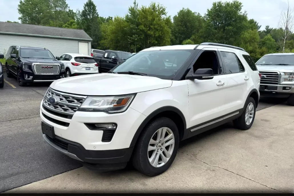 2018 Ford Explorer XLT photo 1