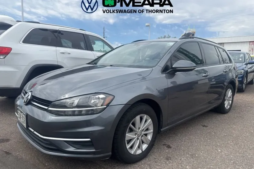2019 Volkswagen Golf SportWagen S 4Motion photo 1