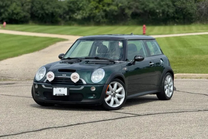 2004 Mini Cooper Base photo 1