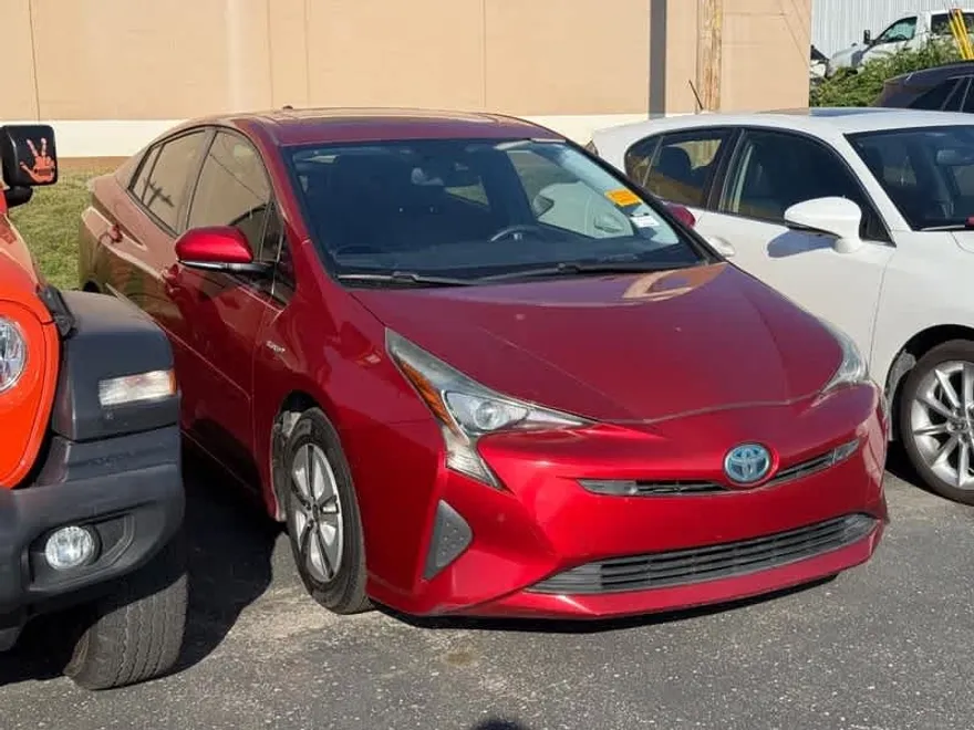 2017 Toyota Prius Four photo 1