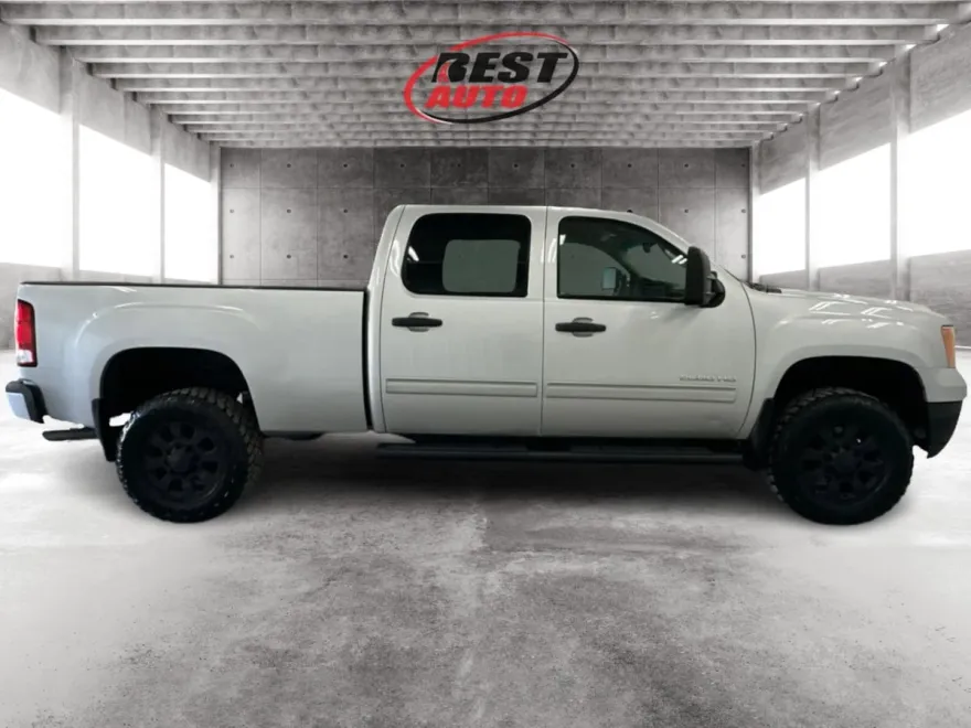 2012 Gmc Sierra SLE photo 1
