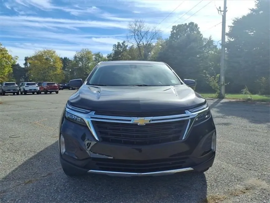 2022 Chevrolet Equinox LT photo 1