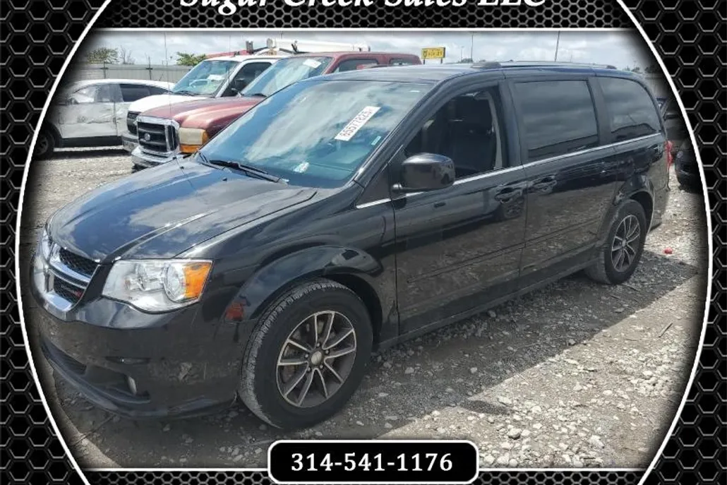 2017 Dodge Grand Caravan SXT photo 1