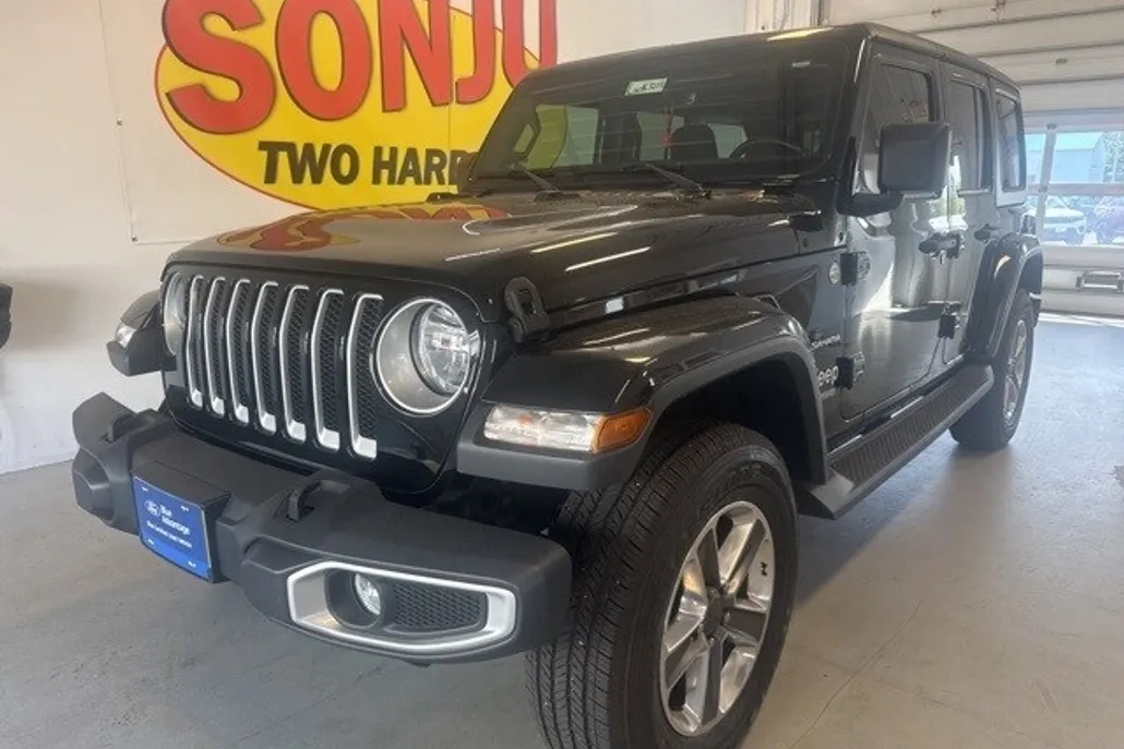 2020 Jeep Wrangler Unlimited Sahara photo 1