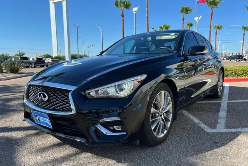 2022 Infiniti Q50 LUXE photo 1