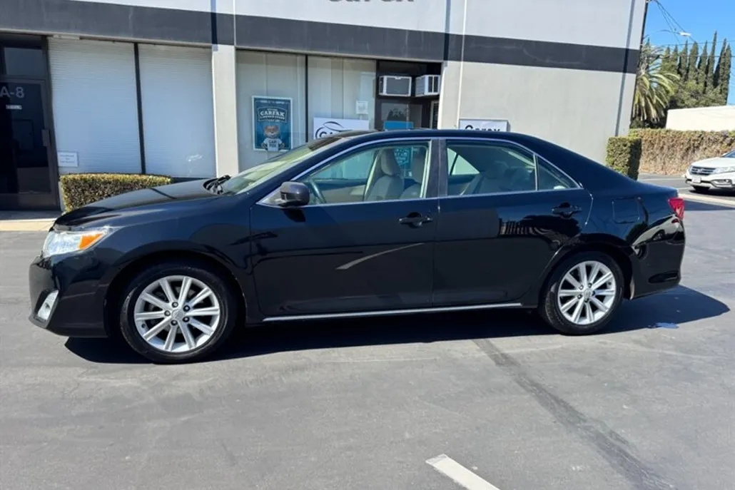 2012 Toyota Camry XLE photo 1