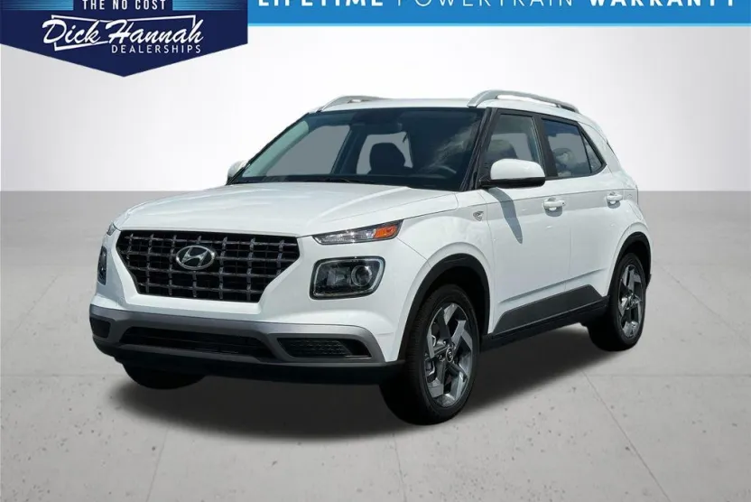 2025 Hyundai Venue SEL photo 1