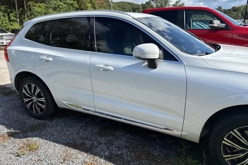 2022 Volvo XC60 Inscription photo 1