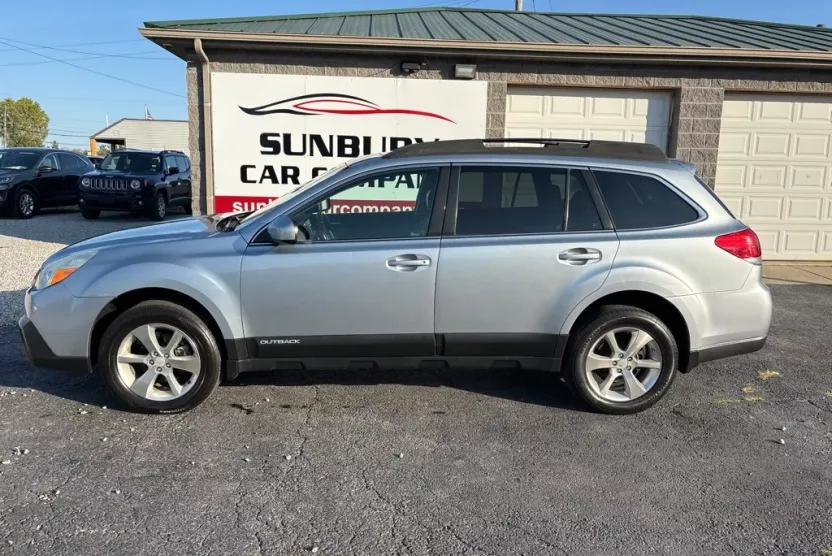 2013 Subaru Outback 2.5i Limited photo 1