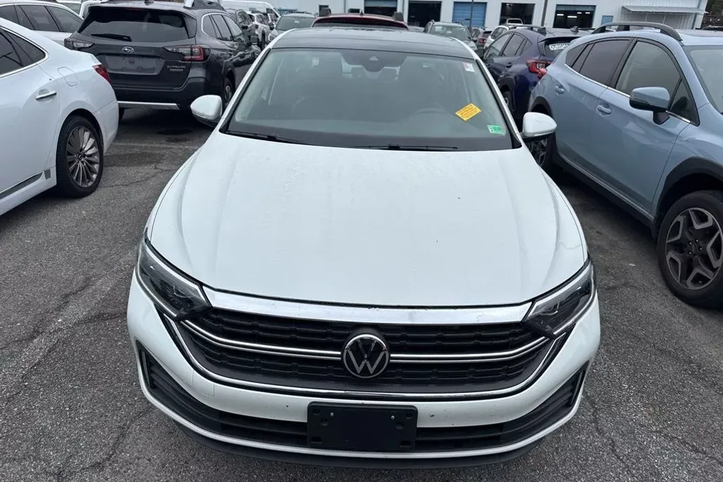2023 Volkswagen Jetta 1.5T SEL photo 1