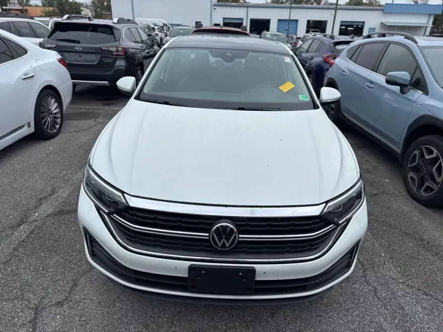 2023 Volkswagen Jetta 1.5T SEL photo 1