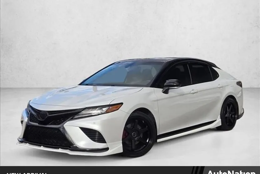 2018 Toyota Camry XSE photo 1