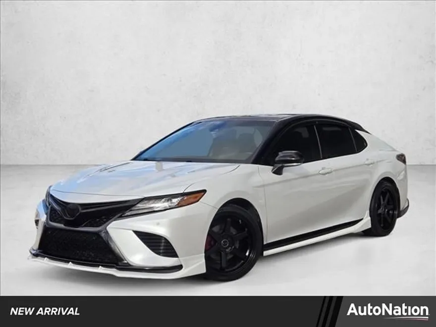 2018 Toyota Camry XSE photo 1