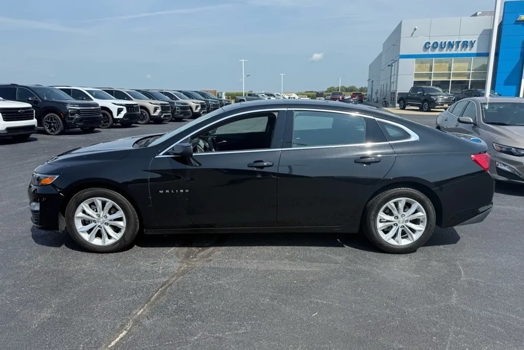 2024 Chevrolet Malibu 1LT photo 1