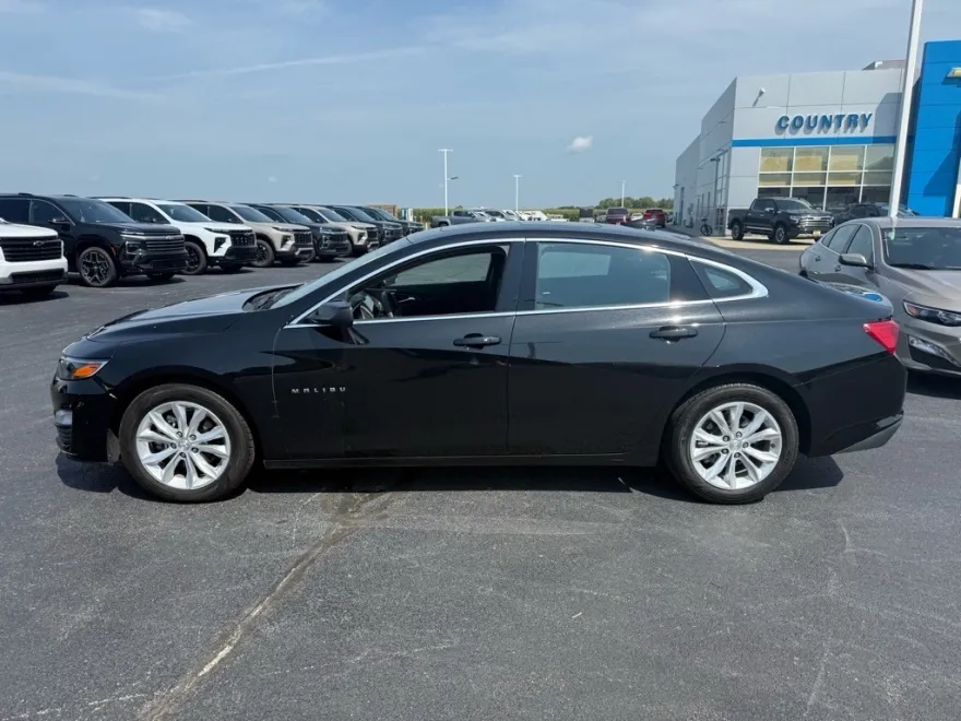 2024 Chevrolet Malibu 1LT photo 1
