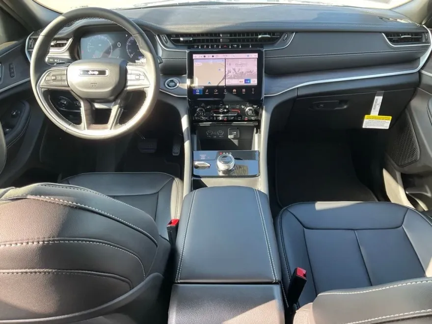 2025 Jeep Grand Cherokee Limited photo 1
