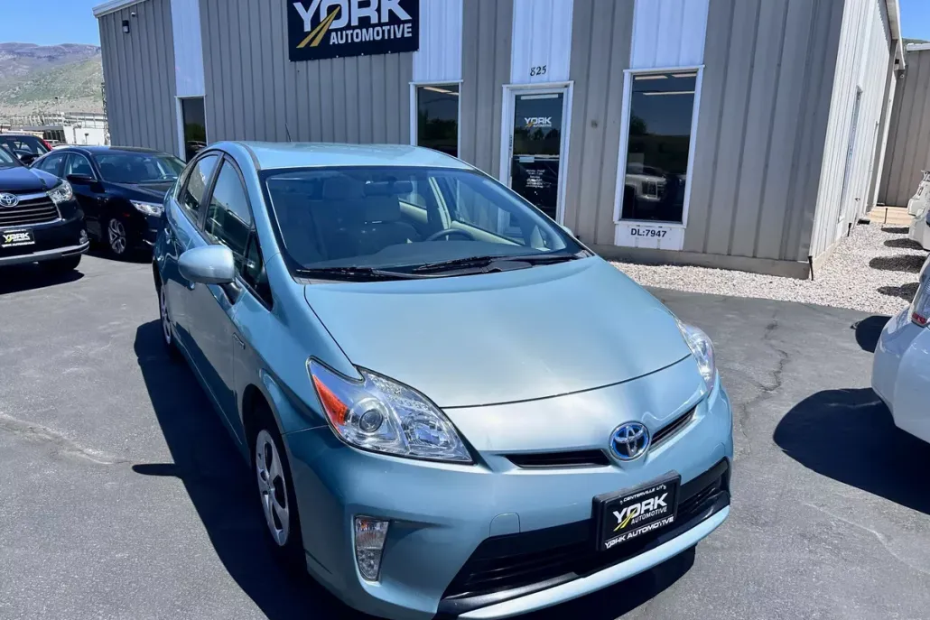 2015 Toyota Prius Two photo 1
