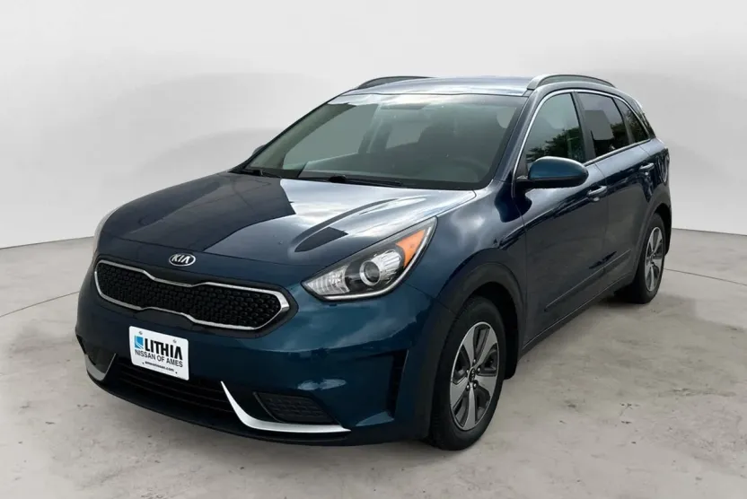 2017 Kia Niro FE LX photo 1